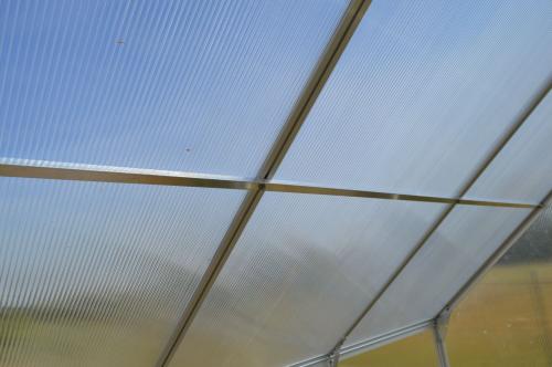 zpevňující střešní lišty pro skleník LANITPLAST PLUGIN 6x10