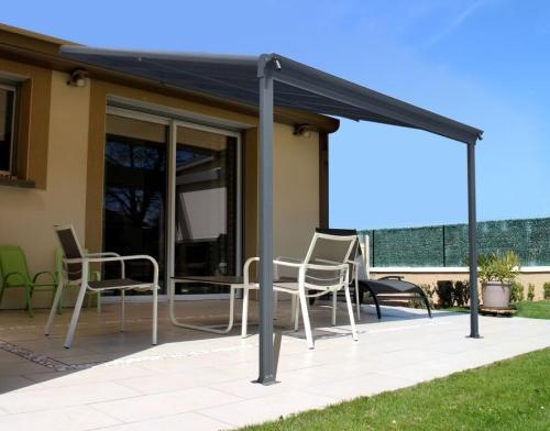 hliníková pergola LANITPLAST WALL 33 antracit + bronz PC LG2120