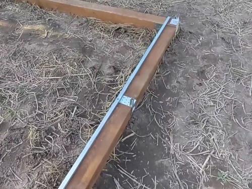 příchytná kotva pro obloukový skleník LANITPLAST DODO / MARCUS