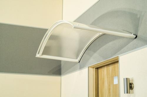 stříška nad dveře LANITPLAST TOPAZ 130/70 bílá - V96