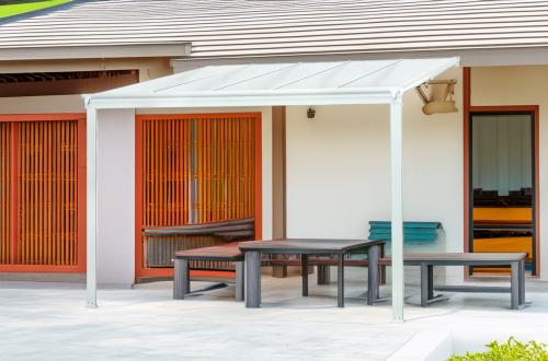 hliníková pergola LANITPLAST WALL 33 FSX bílá + bronz PC
